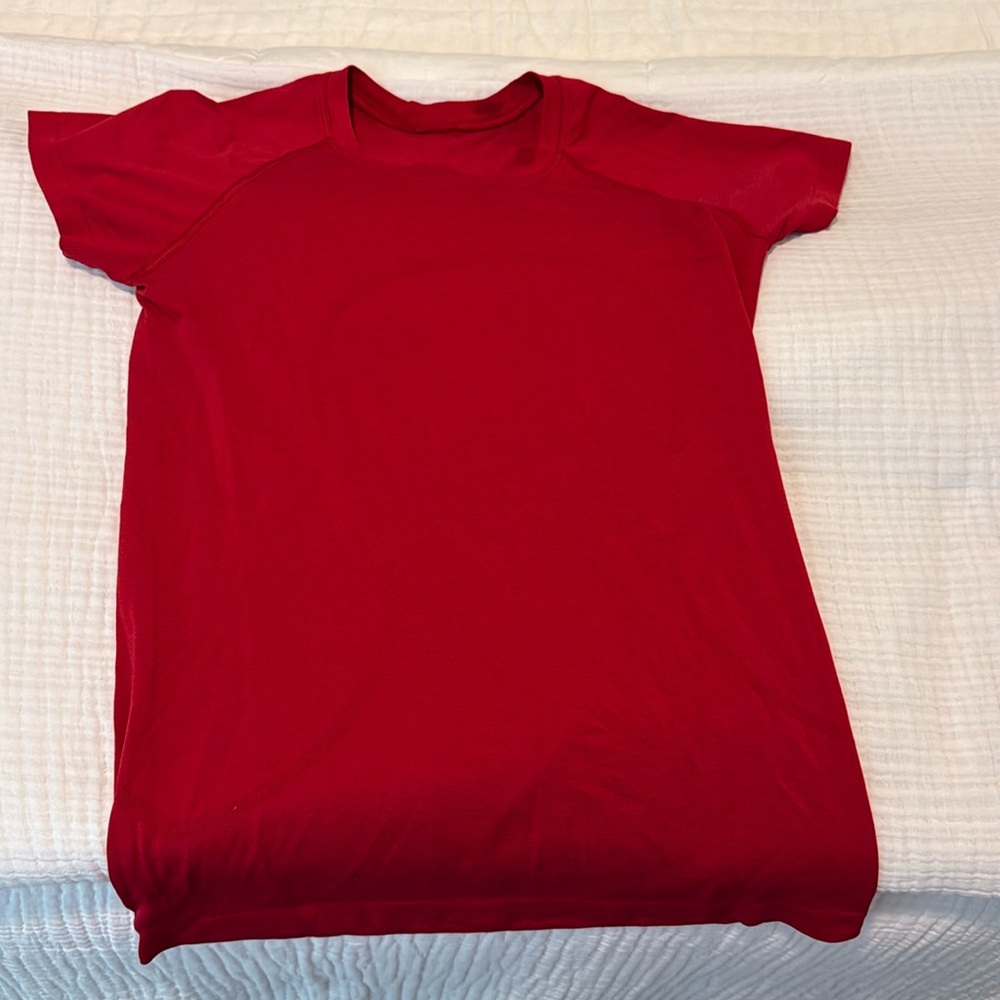 Lululemon red swiftly tech top
